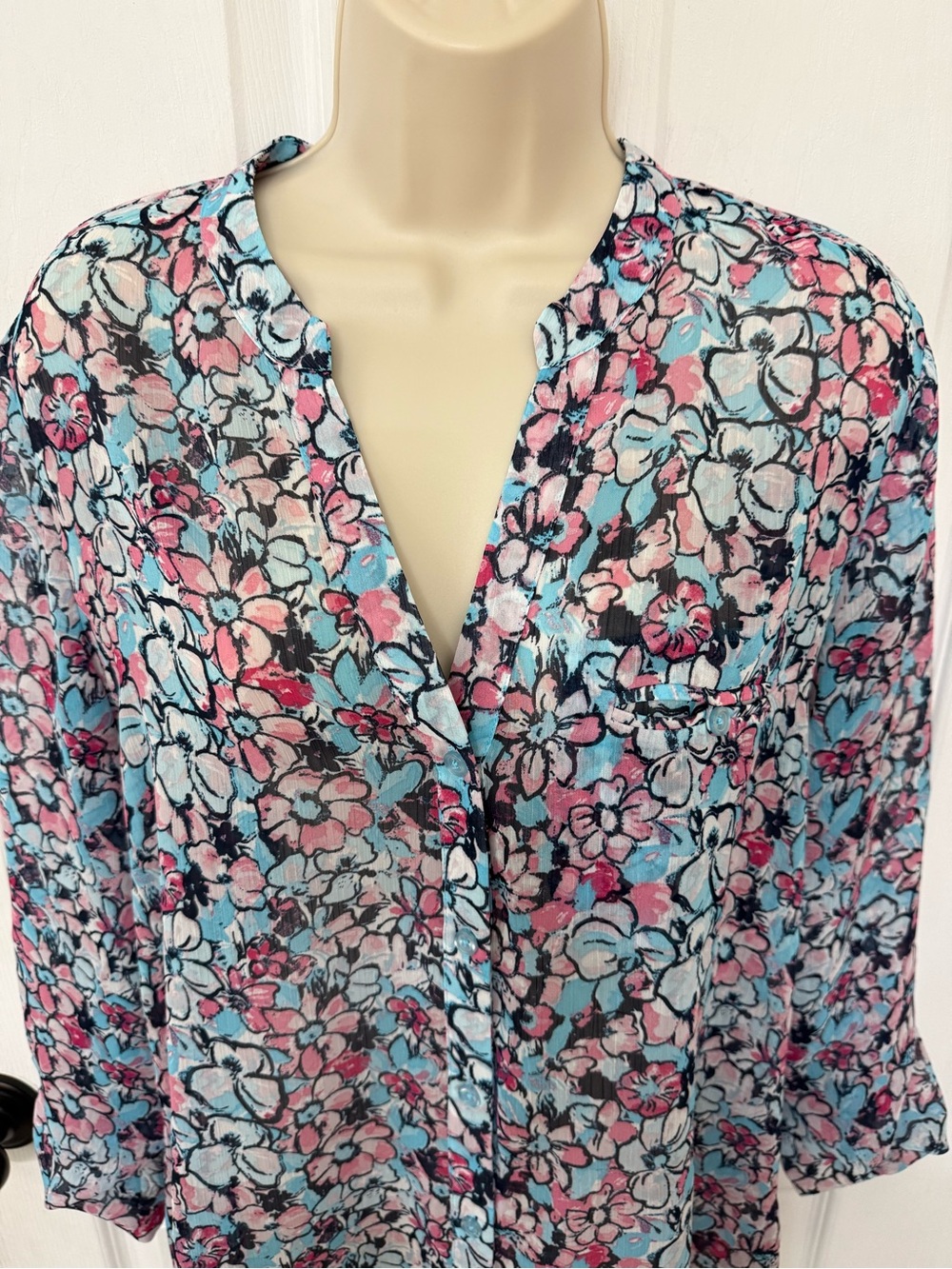 Kut from the Kloth Jasmine Floral Sheer Button Down Blouse Top Size L - Picture 5 of 11